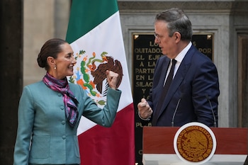 Claudia Sheinbaum y Marcelo Ebrard reiteraron que hay confianza de los inversionistas (Foto: AP Foto/Fernando Llano)